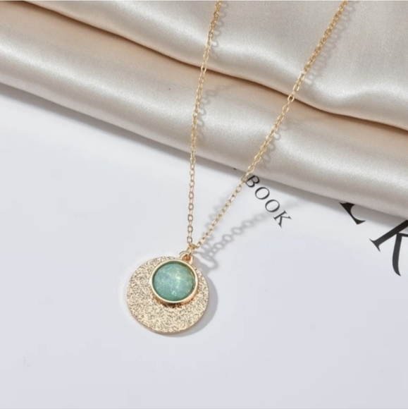 Round Green/Golden sphere pendant - Picture 4 of 7